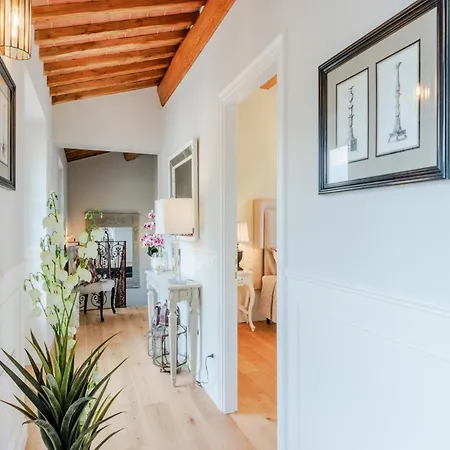 Luxury In The Hills Of Lucca 빌라