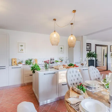 Luxury In The Hills Of Lucca 몬테카를로