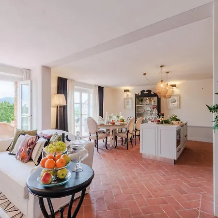 Luxury In The Hills Of Lucca *