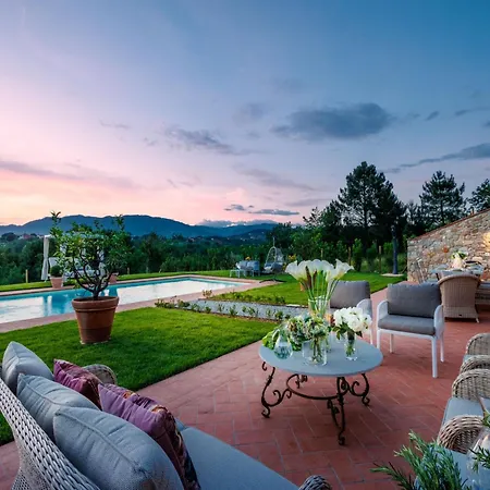 Luxury In The Hills Of Lucca * 몬테카를로